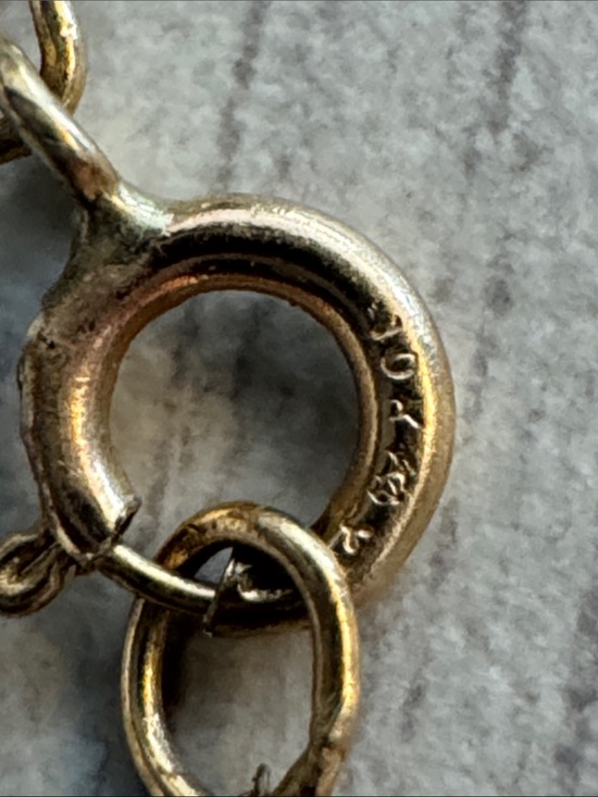 Jewelry - 10Kt gold dainty chain